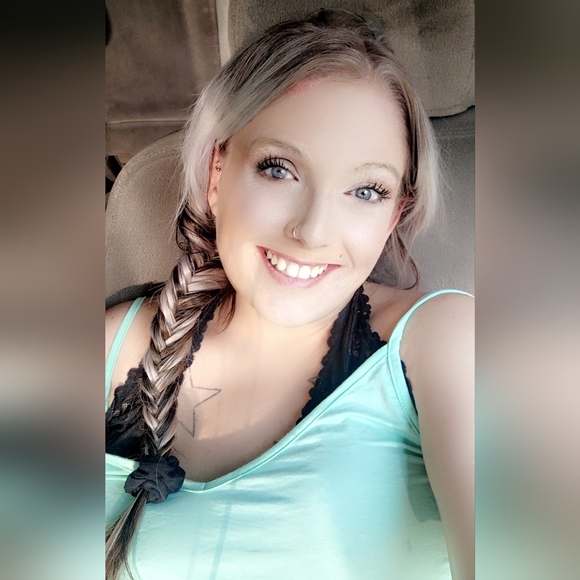 Meet your Posher, Randi - Picture 2 of 2